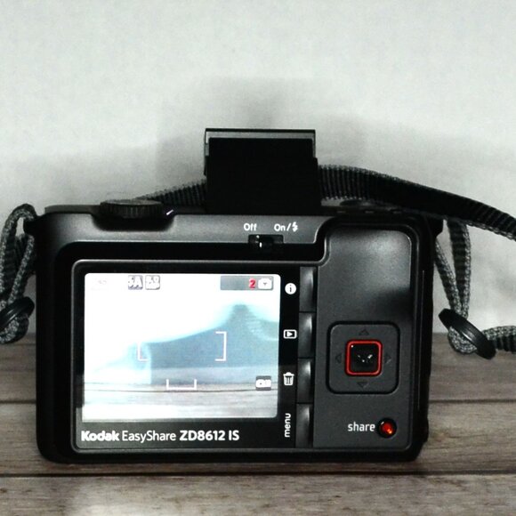 Kodak EasyShare ZD8612 IS 8.1MP Bridge Camera 12x Optical Zoom Tested Works - Picture 2 of 7